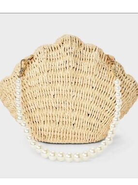 A New Day Straw Clamshell Clutch Handbag